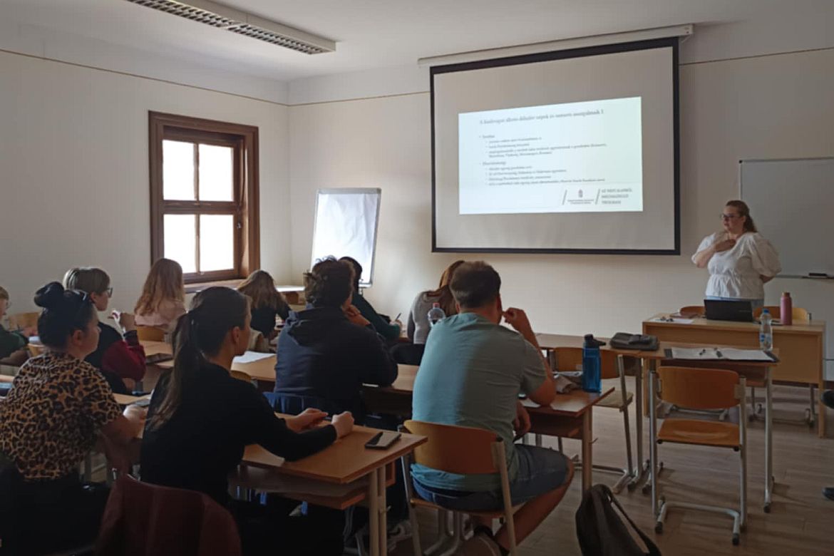 Munkatársaink előadásai a Debreceni Egyetemen