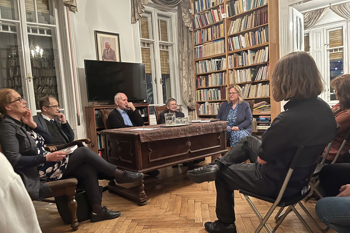 Vörös Boldizsár kultusztörténeti könyvek bemutatóján