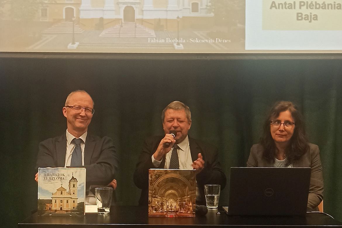 Könyvbemutató a Pasaréti Közösségi Házban