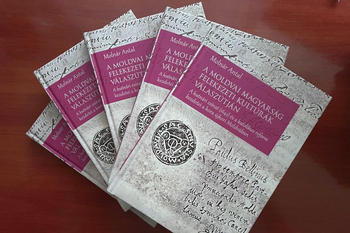 A moldvai magyarság felekezeti kultúrák válaszútján – Molnár Antal új kötete 