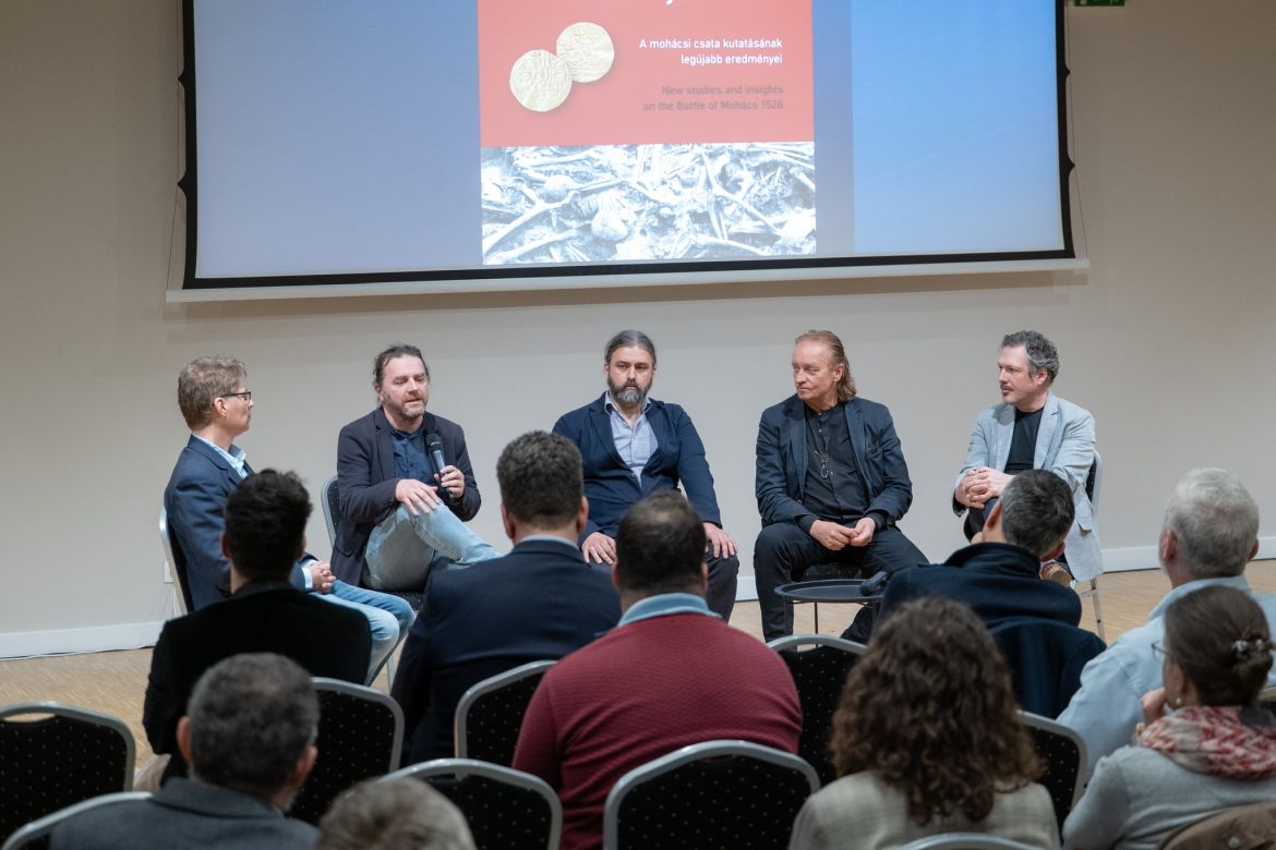 Mohács: számvetés – könyvbemutató a Bálna Honvédelmi Központban