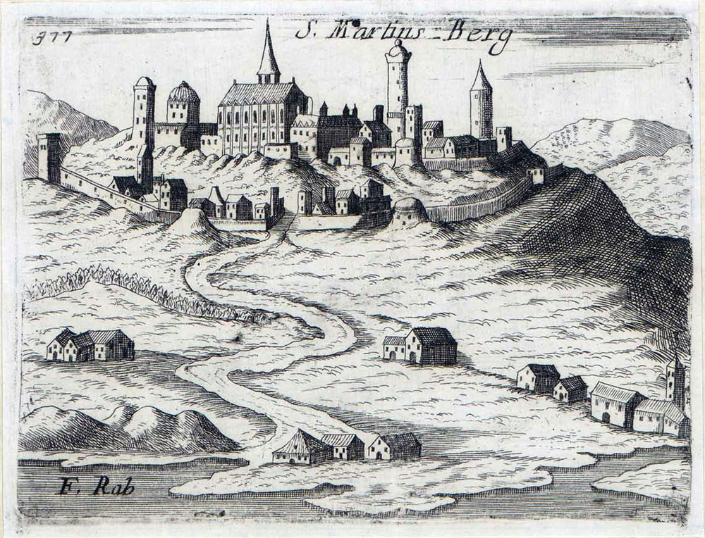 Főnézet-----Szentmárton hegyének idealizált ábrázolása a várfalakkal erődített monostorral, lent a Rába folyó.