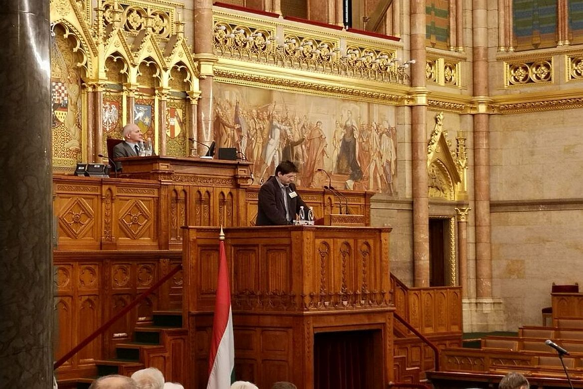Kényszerpályán: konferencia az Országházban a trianoni békediktátum ratifikálásának körülményeiről Demeter Gábor részvételével