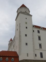 A felújított Koronatorony, ahol 1608 után 1784-ig nagyobbrészt őrizték a Szent Koronát