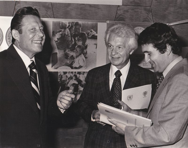 Hollai Imre nagykövet 1979 májusában a Gyermekek Nemzetközi Éve alkalmából rendezett ünnepségen vett részt.