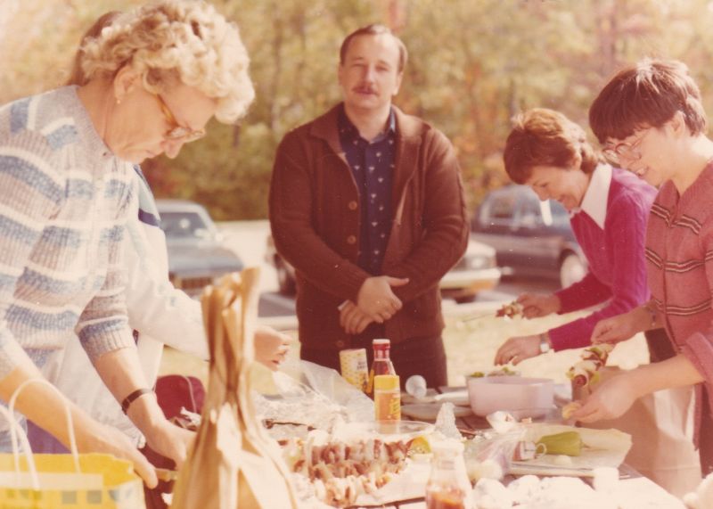 1980 tavaszi-nyári időszakában közös konyha várta a résztvevőket a New York környéki kirándulásokon.