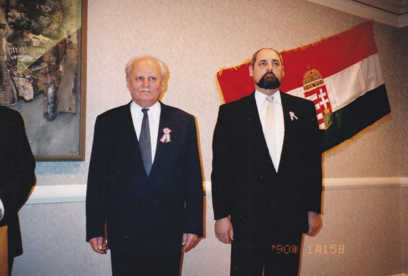Göncz Árpád köztársasági elnök 1992 március 15.-én a New York-i magyar főkonzul társaságában