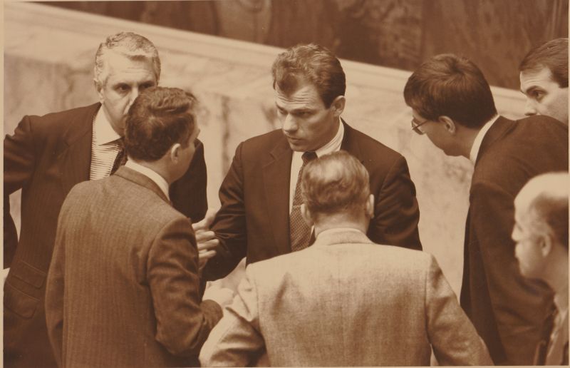 A Biztonsági Tanácsban kiemelt figyelmet kapott a délszláv válság. A képen a magyar nagykövet 1992 áprilisában a testület ülését megelőzően eszmecserét folytat Bosznia-Hercegovina ENSZ-nagykövetével.