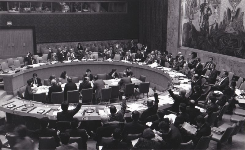 Összkép 1992 novemberében a magyar elnökség vezette Biztonsági Tanács egyik szavazásáról