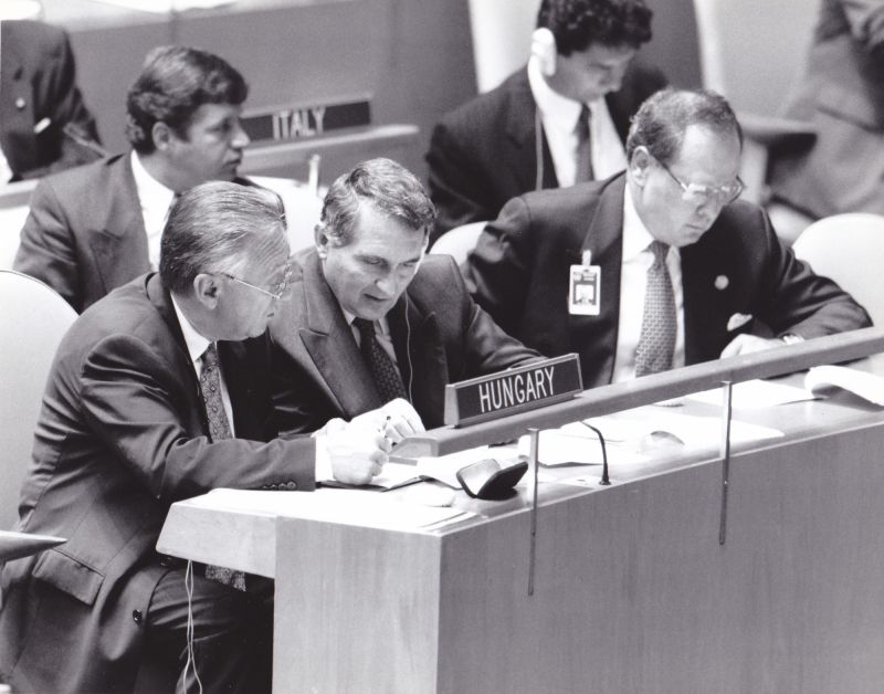 Kovács László külügyminiszter az ENSZ közgyűlési termében 1997 szeptemberében