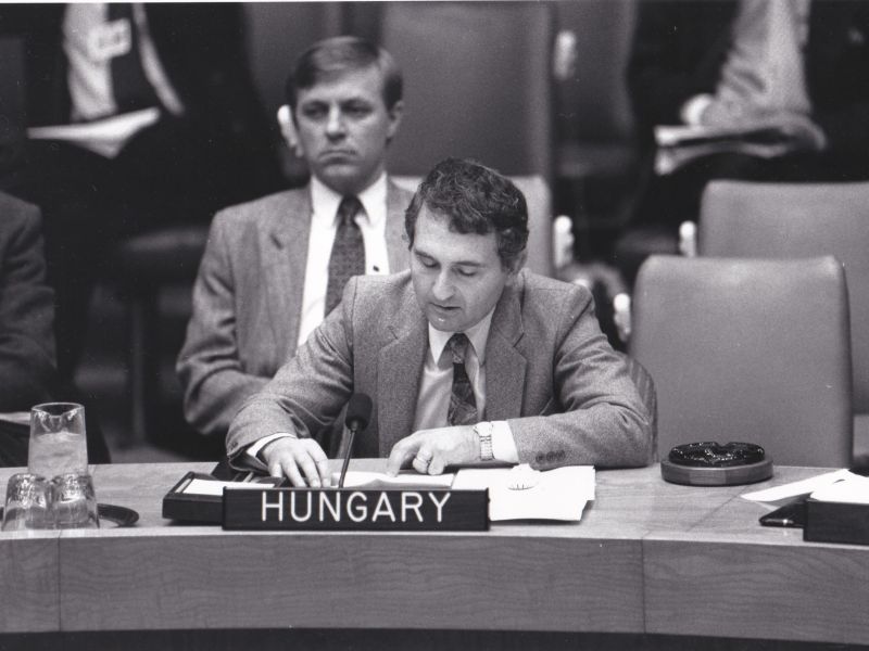 1992 januárjától Magyarország az ENSZ Biztonsági Tanácsának nem-állandó tagja lett két éves mandátummal