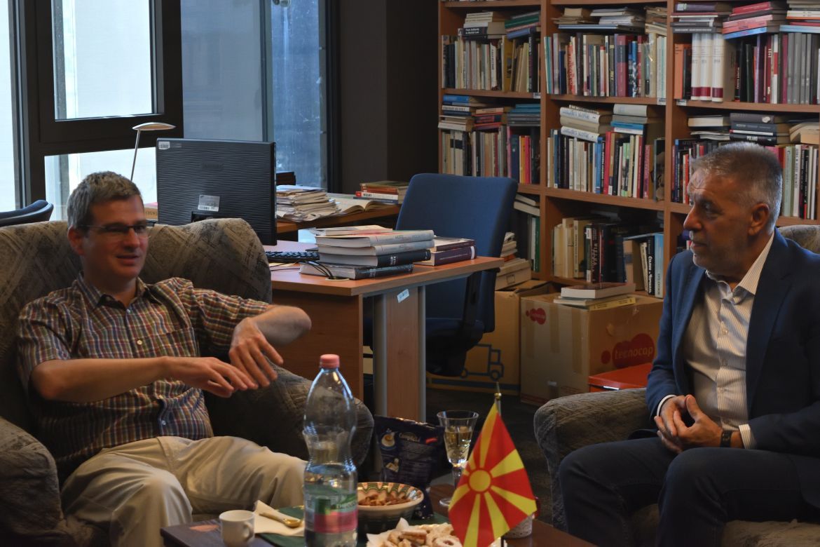 Dragi Gjorgiev látogatása a Történettudományi Kutatóintézetben. Fotó: Gál Judit