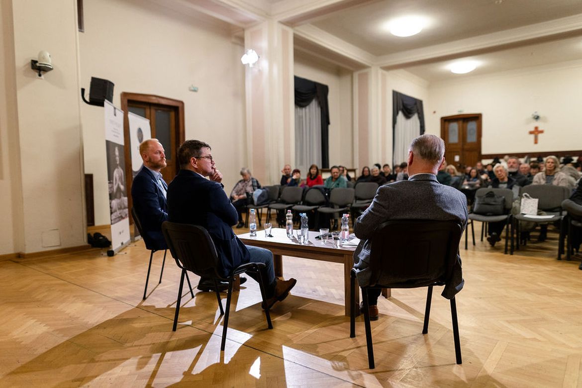 Fodor Gábor az Orient Projekt Szalon 05 rendezvényen