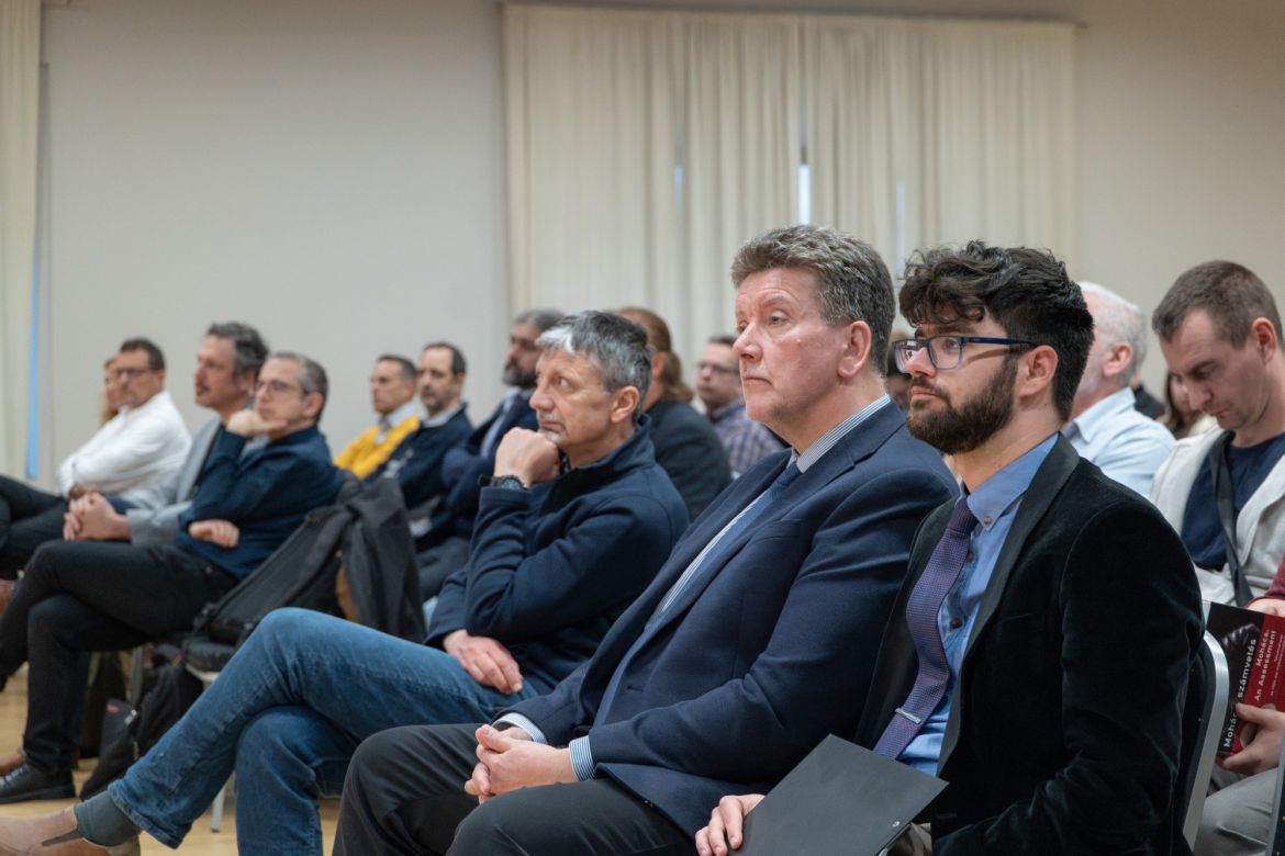 Mohács: számvetés – könyvbemutató a Bálna Honvédelmi Központban