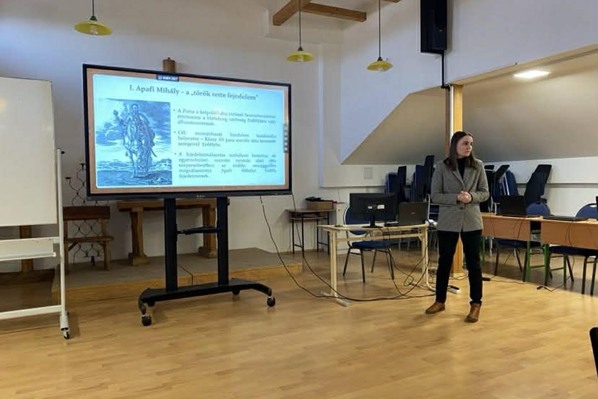 Szalai Ágnes előadása Bonyhádon