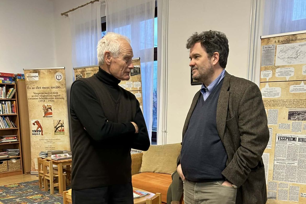 Ablonczy Balázs előadása a barnagi községi könyvtárban