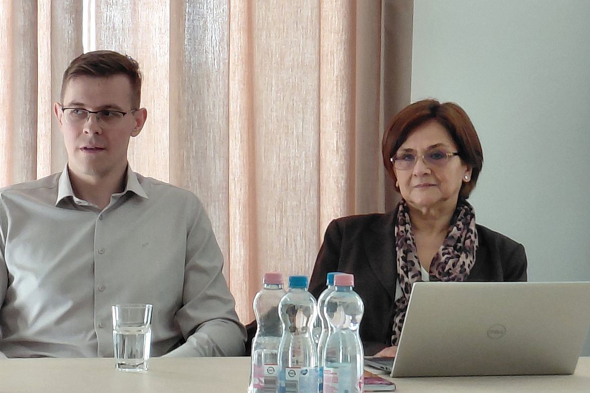 Oborni Teréz és Rácz Balázs Viktor az NKE szemináriumsorozatán