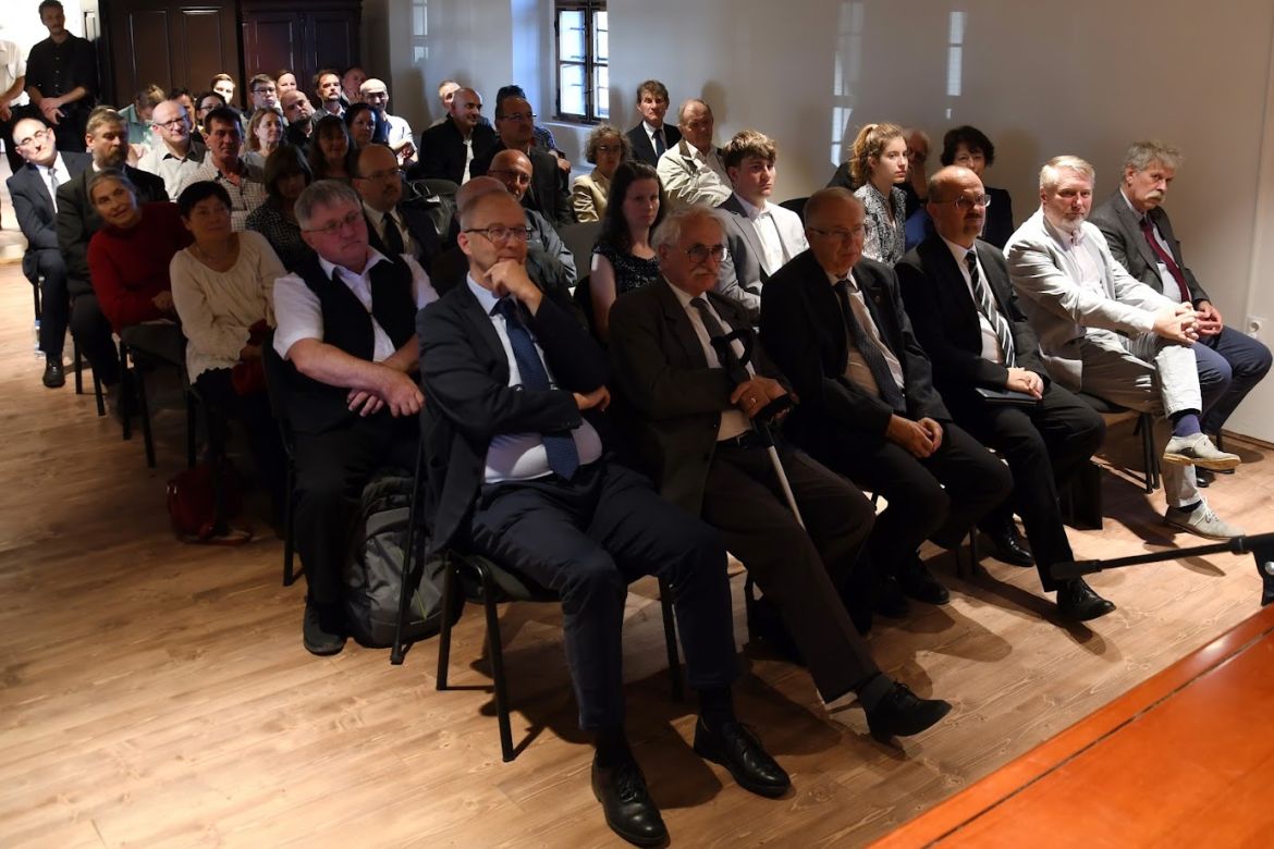 Megemlékezés, emlékszobaavatás és kiállításmegnyitó Micskén, Jakó Zsigmond születésének 110. évfordulója alkalmából. Fotó: Pakó László