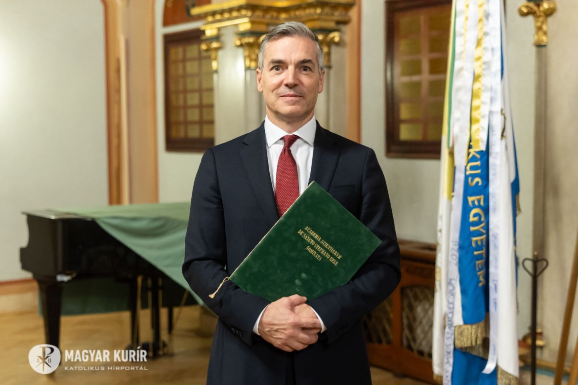 Fejérdy András székfoglaló előadása a Szent István Tudományos Akadémián. Fotó: Lambert Attila/Magyar Kurír